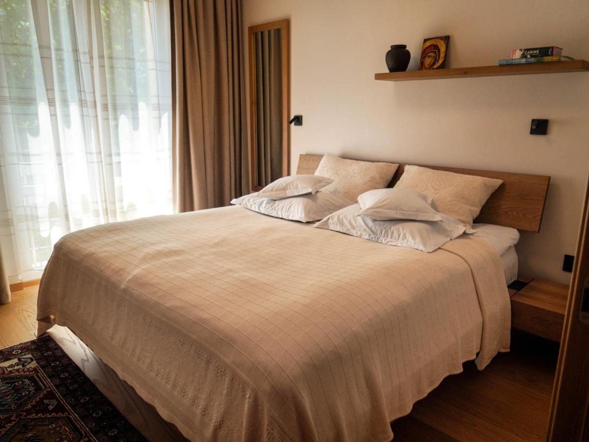 Fotografie hotel si pensiune inainte de editare