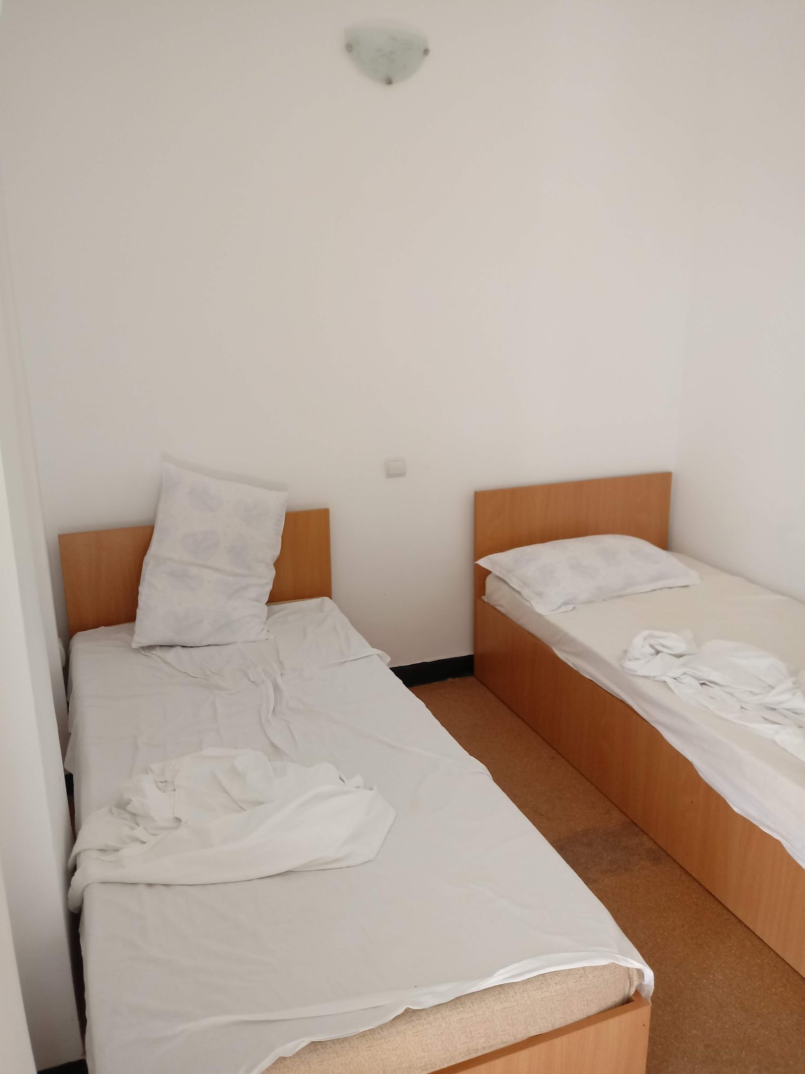 apartament de cazare 09 inainte de transformare