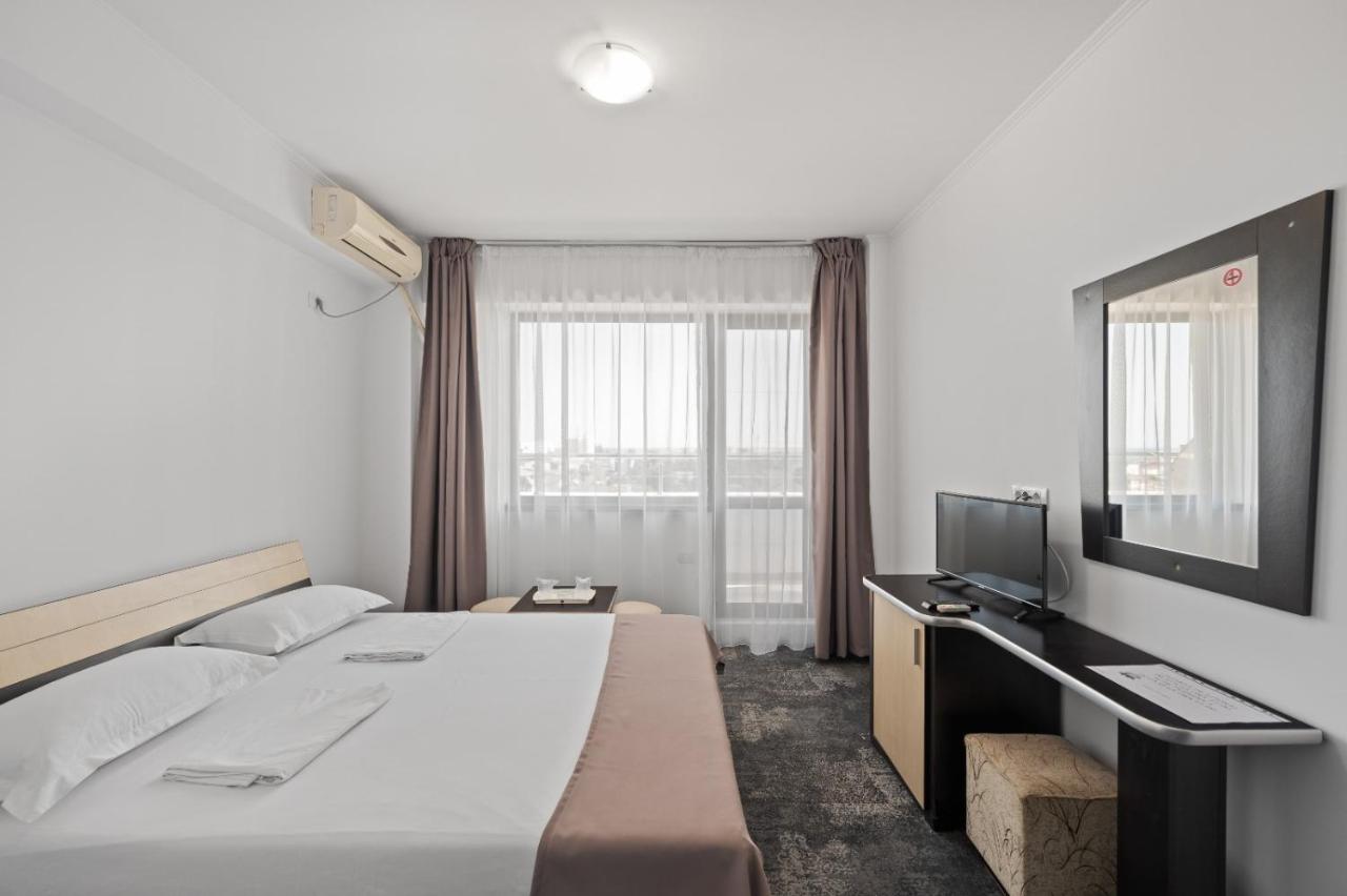 Fotografie virtual staging cazare inainte de editare