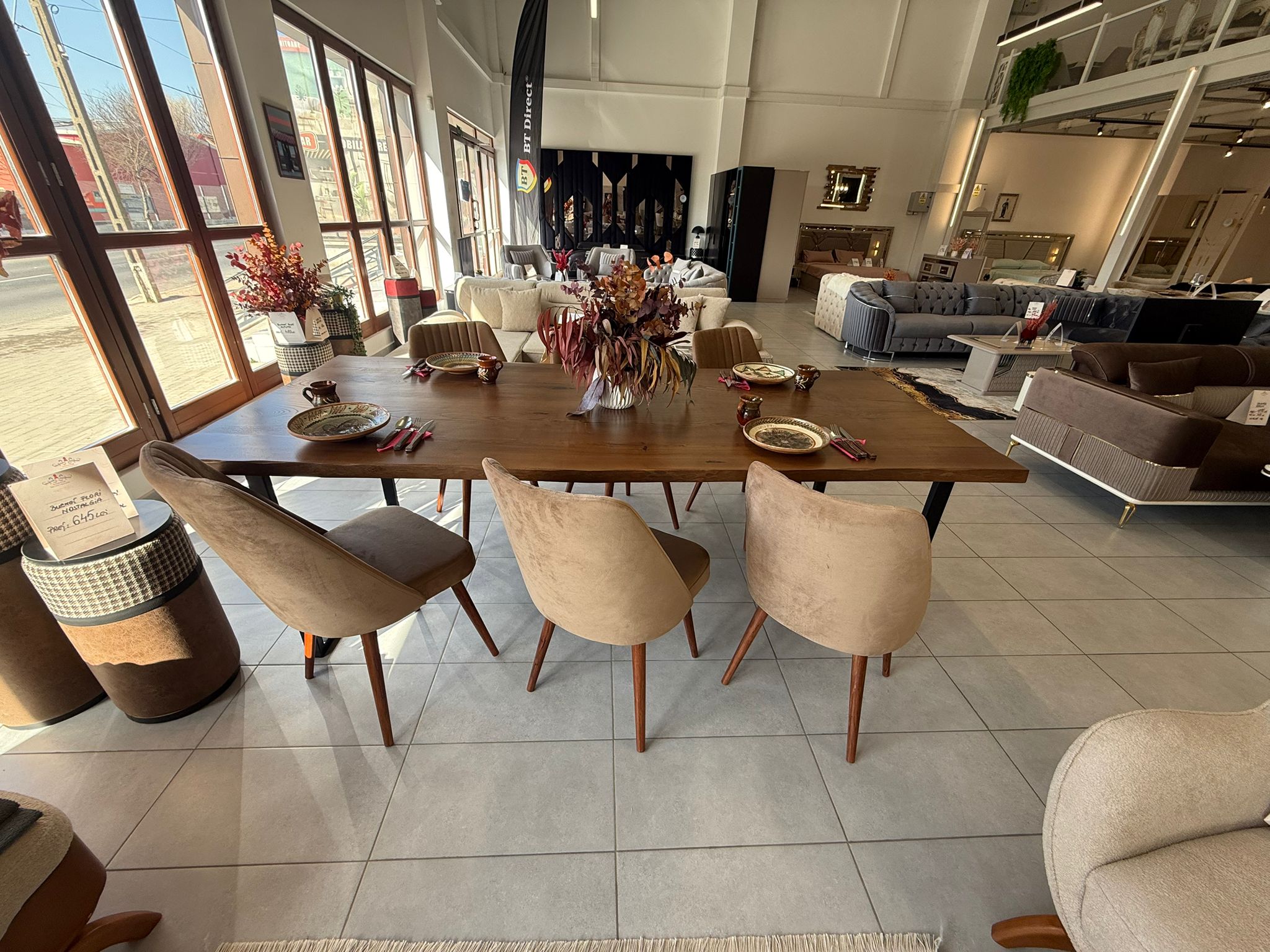 Mobilier showroom inainte de editare catalog 5
